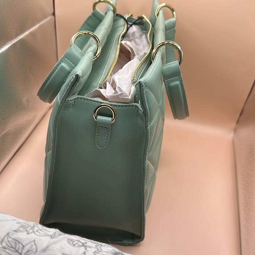 VALENTINO SHOPPING CARNABY NWOT - Picture 4 of 6